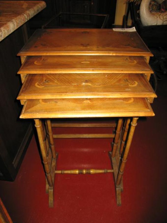 COFFEE TABLE 906