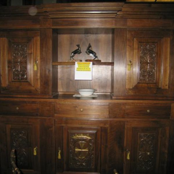 CREDENZA 640