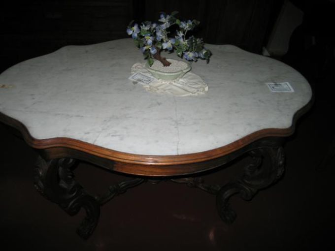 COFFEE TABLE 84